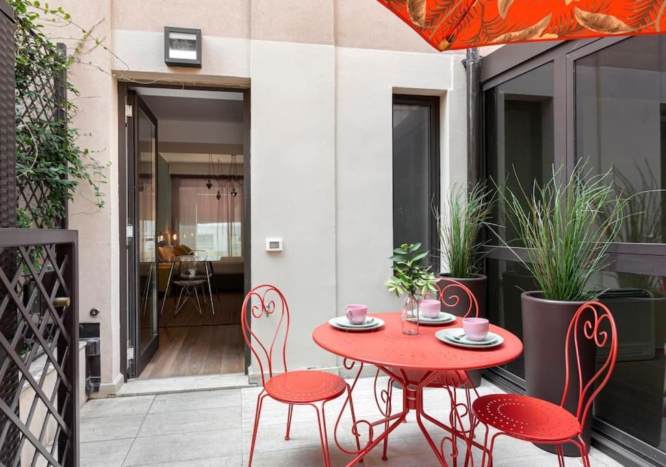 Amazing Apartment In Duomo Milão Exterior foto